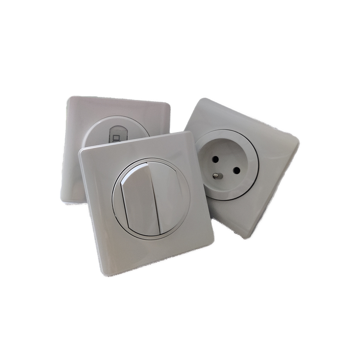 Prise 2P + T FIKO, Marque RED LIGHT FOR HOUSE